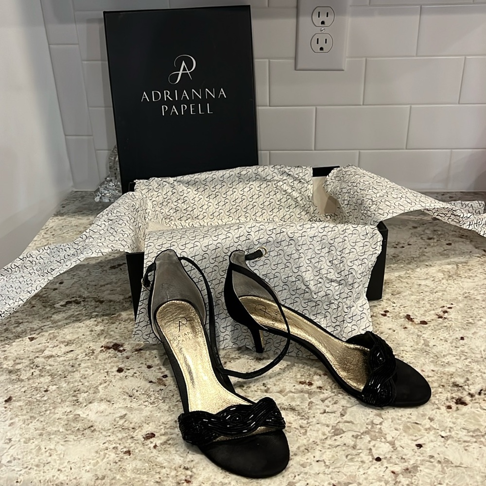 ADRIANNA PAPELL AERIN BLACK SHINY FAILL. SIZE 6M. Heel 2.5” - Picture 1 of 6